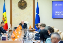 Primarii, viceprimarii și secretarii consiliilor locale vor primi un spor de 50% la salarii